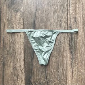 🆕 Victoria’s Secret V-String Panty